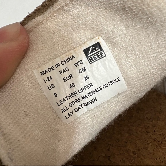 REEF Lay Day Dawn Sneakers Champagne Suede Metallic Gold, Size 9 (EU 40) - Picture 7 of 10